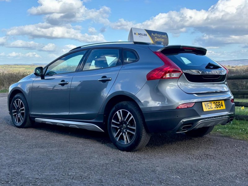 VOLVO V40 CROSS COUNTRY
