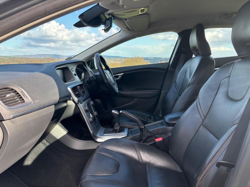 VOLVO V40 CROSS COUNTRY