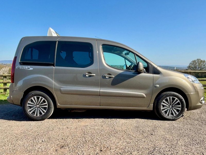 PEUGEOT 