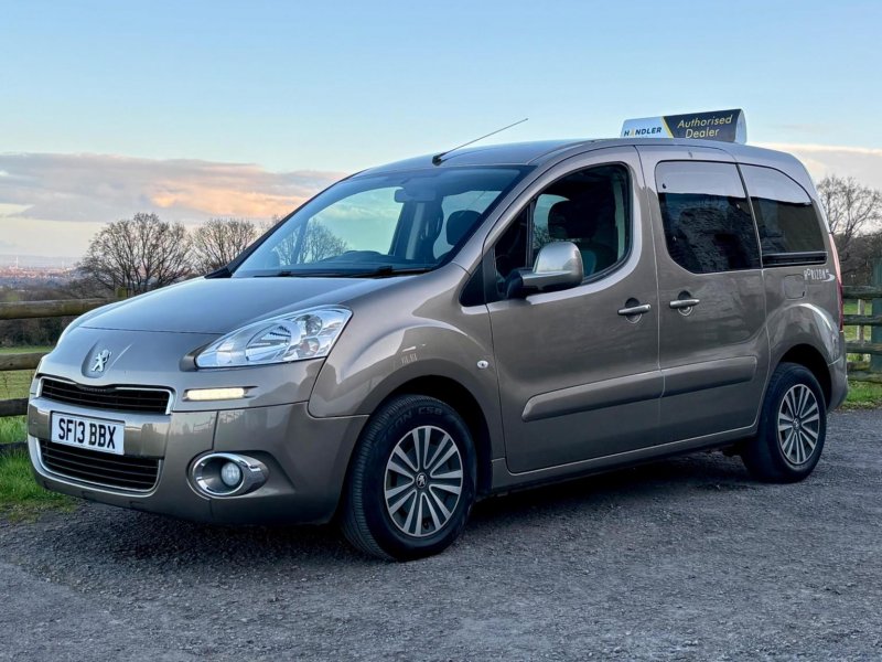 PEUGEOT 