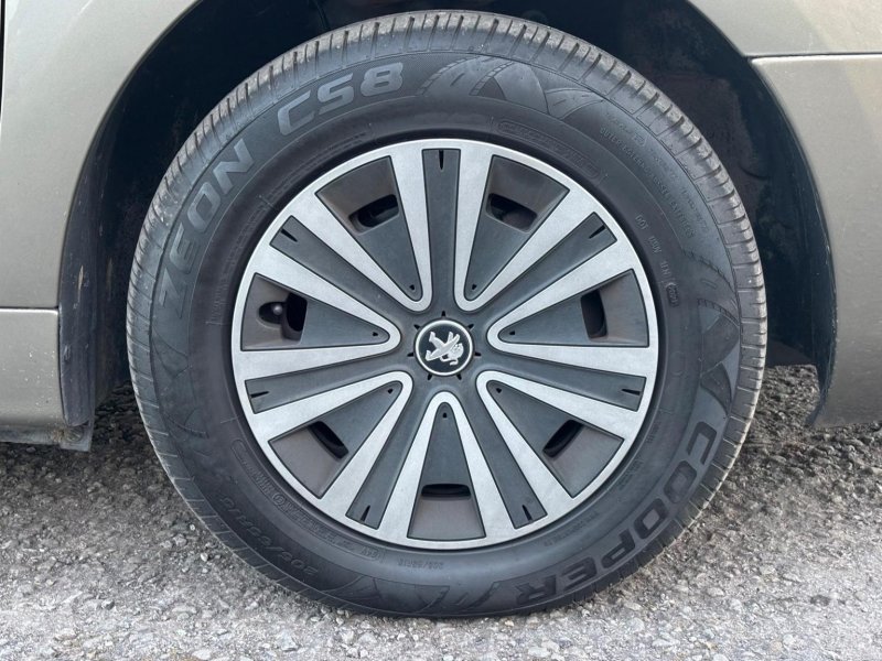 PEUGEOT 