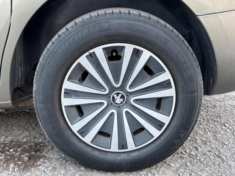 PEUGEOT 