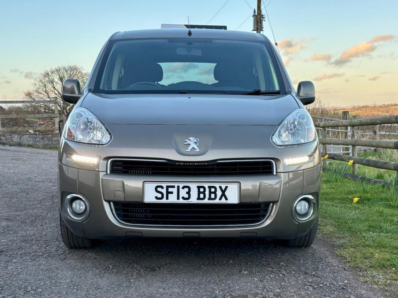 PEUGEOT 