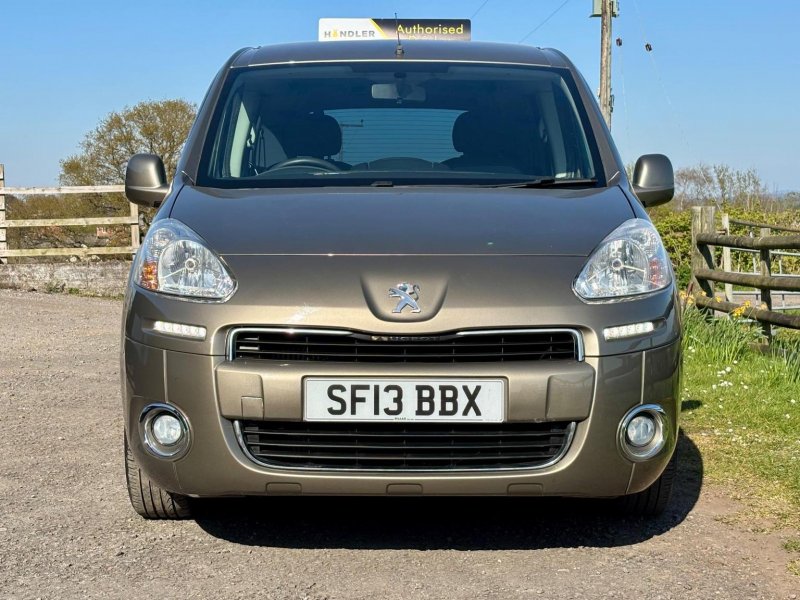 PEUGEOT 