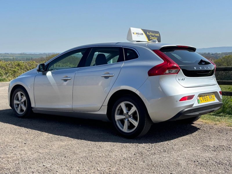VOLVO V40