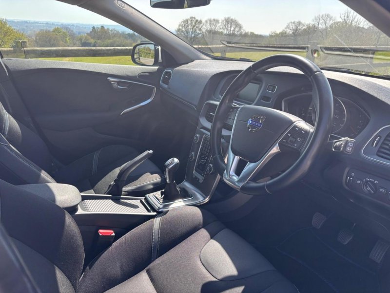 VOLVO V40