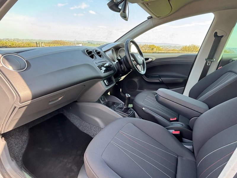 SEAT IBIZA