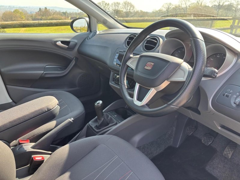 SEAT IBIZA