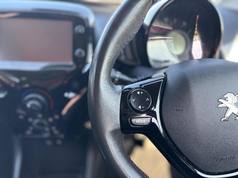 PEUGEOT 108