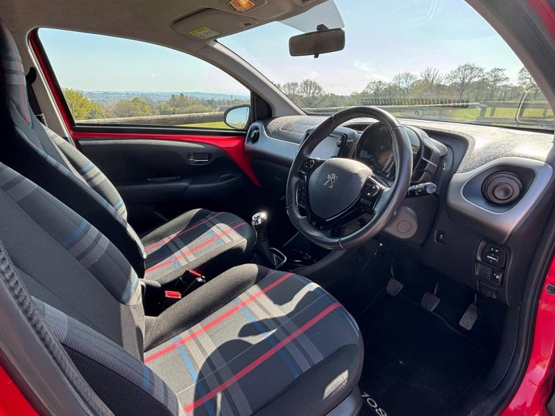 PEUGEOT 108