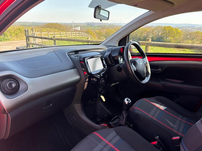 PEUGEOT 108