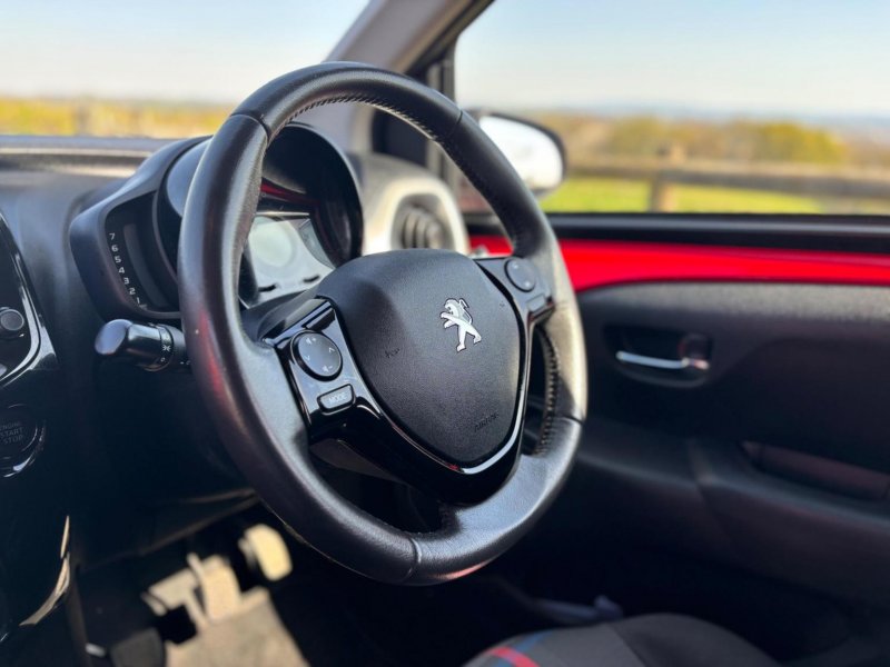 PEUGEOT 108