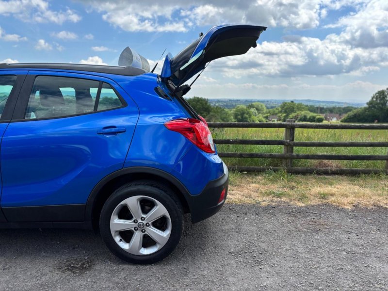 VAUXHALL MOKKA