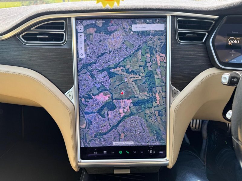 TESLA MODEL S