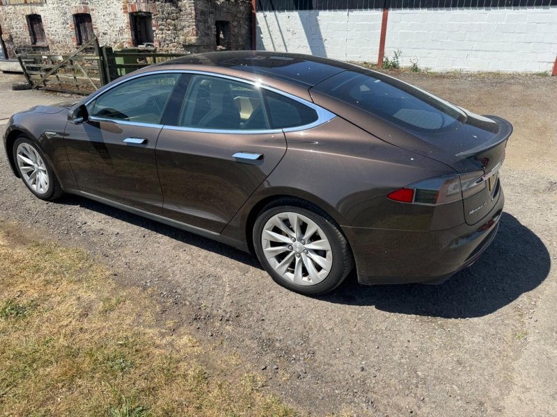 TESLA MODEL S