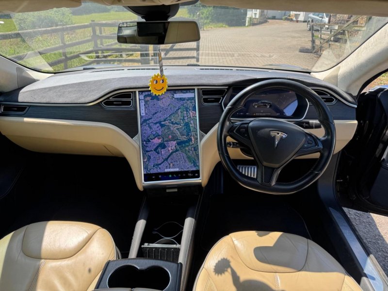 TESLA MODEL S