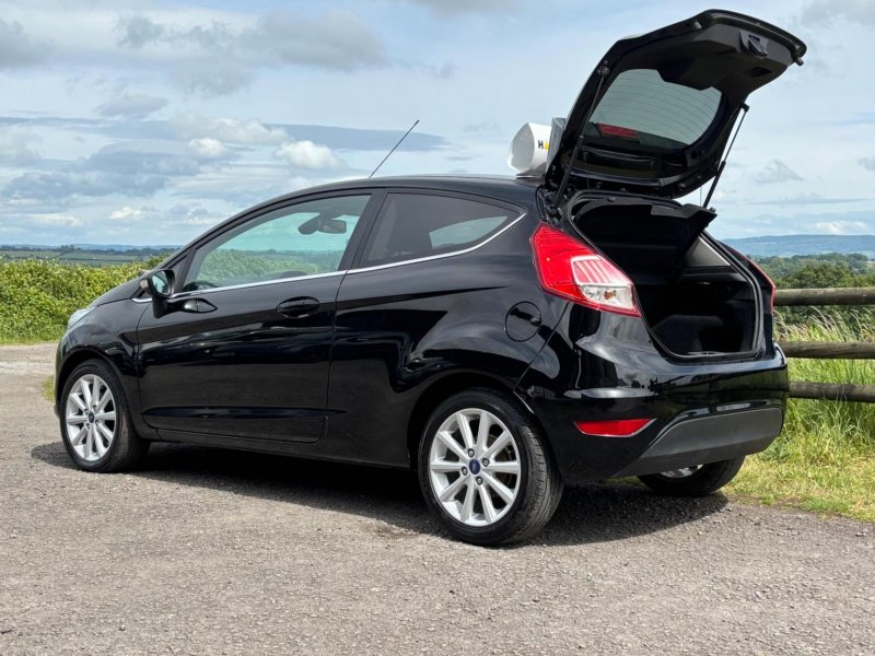 FORD FIESTA