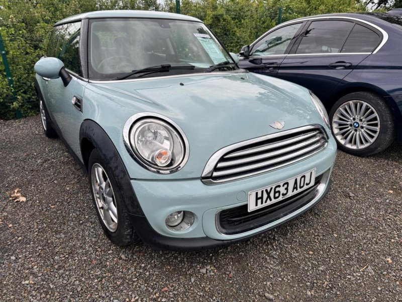 MINI HATCH