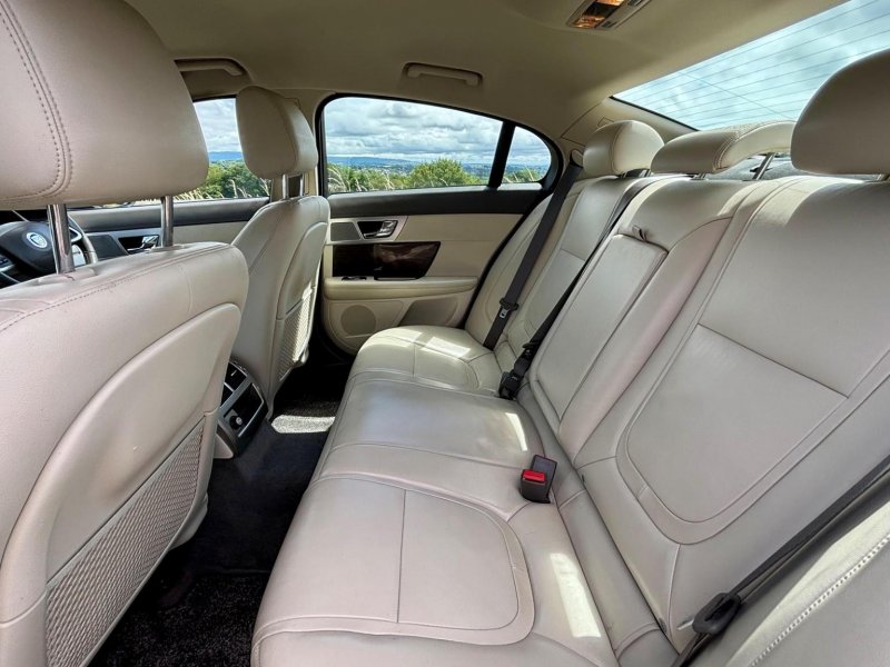 JAGUAR XF