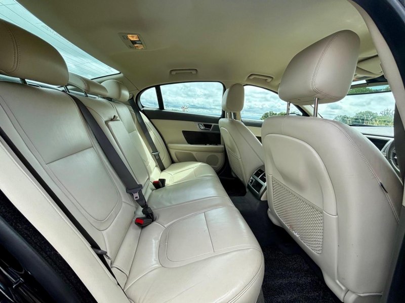 JAGUAR XF