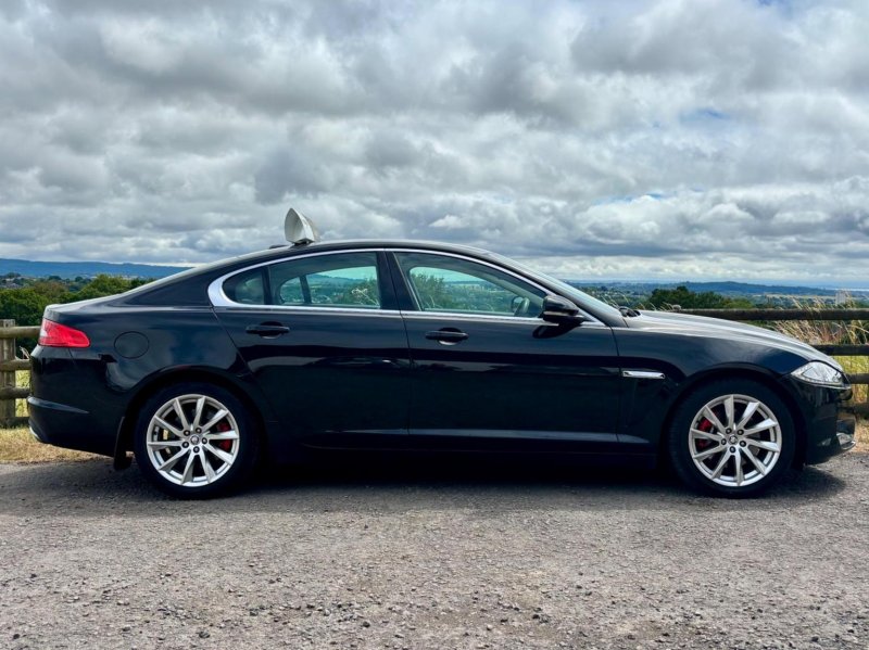 JAGUAR XF