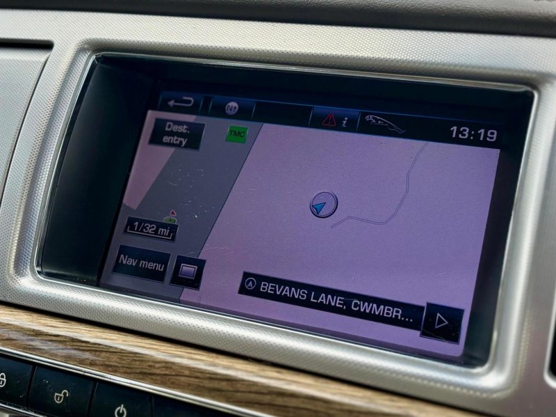 JAGUAR XF