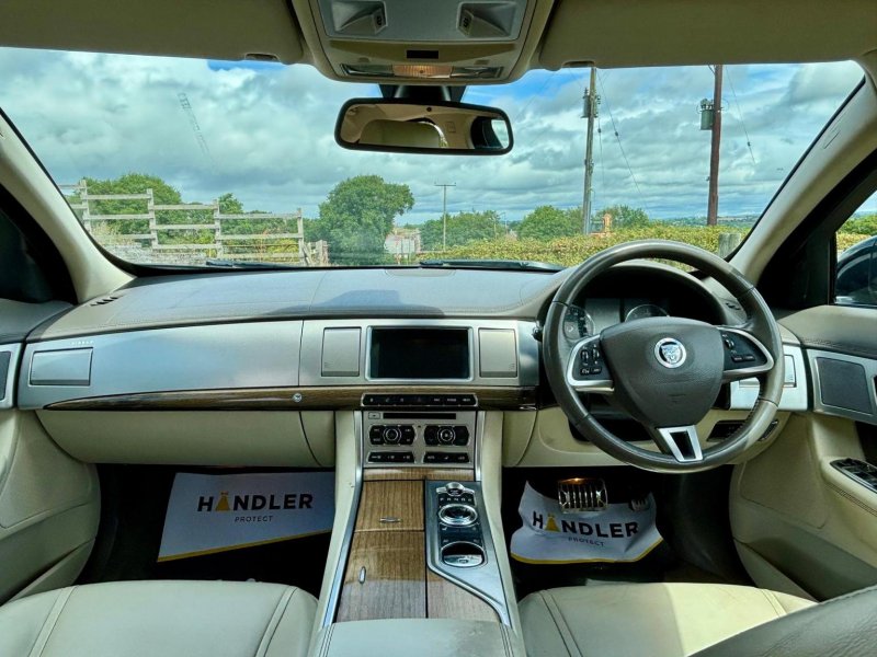JAGUAR XF