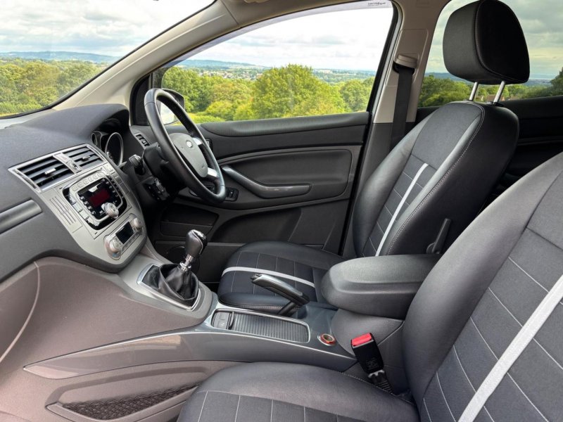 FORD KUGA