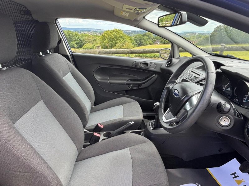 FORD FIESTA VAN