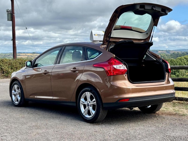 FORD FOCUS
